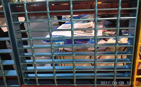 鍍鋅鋼格柵.jpg 鍍鋅鋼格柵.jpg