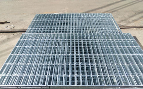 鍍鋅鋼格柵.jpg 鍍鋅鋼格柵.jpg