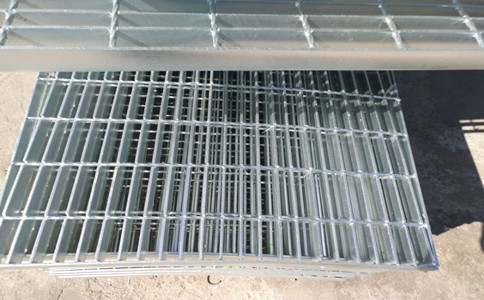 平臺鋼格柵.jpg 平臺鋼格柵.jpg