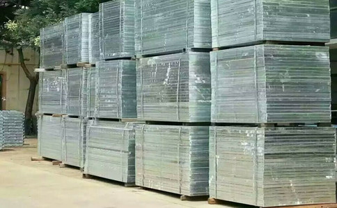 踏步鋼格柵.jpg 踏步鋼格柵.jpg